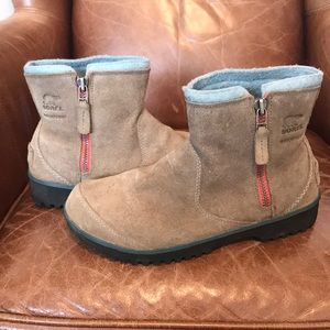Sorel booties gently used waterproof side zip